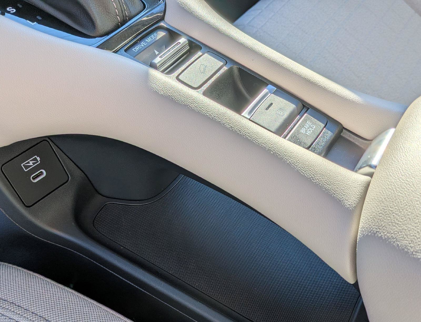 Certified 2024 Honda HR-V LX image 18