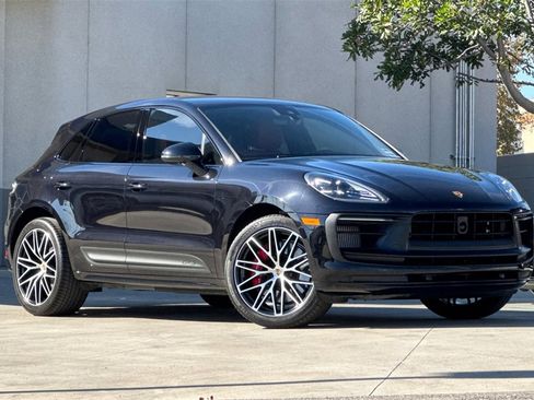 Used 2023 Porsche Macan GTS image 2