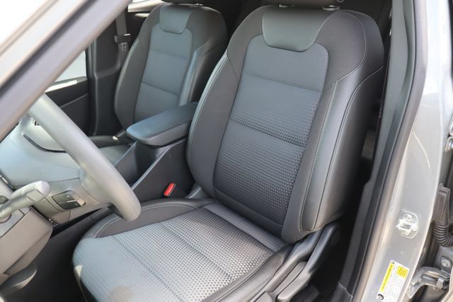 Used 2025 Chevrolet Trax LT FWD image 6