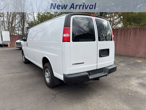 Used 2022 Chevrolet Express 2500 Extended image 4