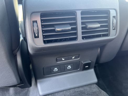 New 2025 Land Rover Range Rover Velar Dynamic SE image 29