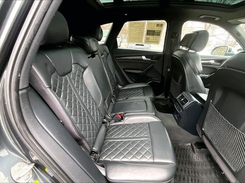 Used 2018 Audi SQ5 Premium Plus w/ Navigation Package image 19