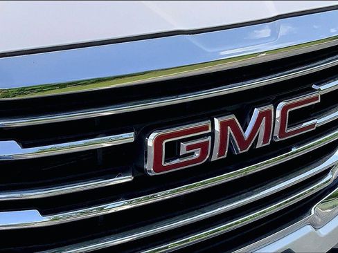 Used 2022 GMC Terrain SLT AWD/4WD image 29