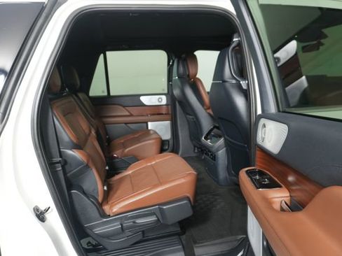 Used 2024 Lincoln Navigator L Reserve AWD/4WD image 33