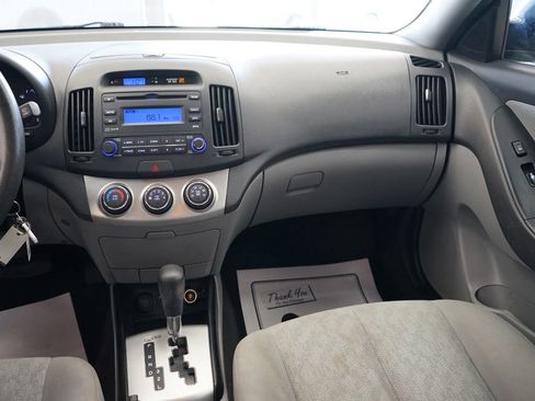 Used 2010 Hyundai Elantra GLS FWD image 7