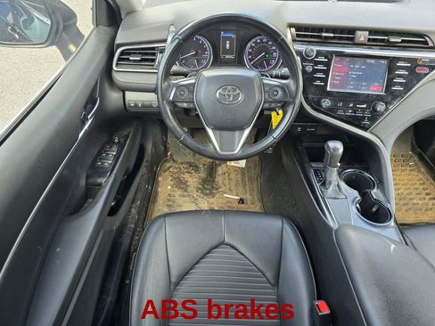 Used 2019 Toyota Camry SE FWD image 17