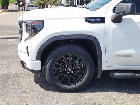 Used 2023 GMC Sierra 1500 Elevation RWD image 9
