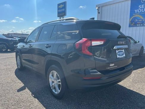Used 2022 GMC Terrain SLE w/ Driver Convenience Package FWD image 3