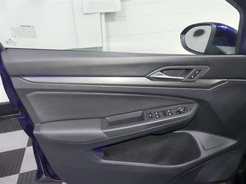 Used 2022 Volkswagen GTI SE image 17