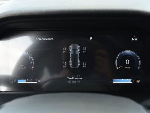 Used 2024 Jeep Grand Cherokee Laredo AWD/4WD image 12