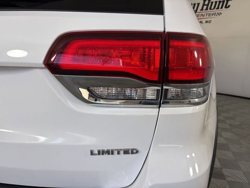 Used 2022 Jeep Grand Cherokee Limited image 34