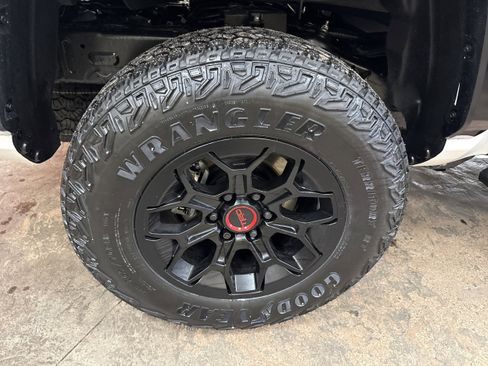 Used 2025 Toyota Tacoma TRD Pro image 13