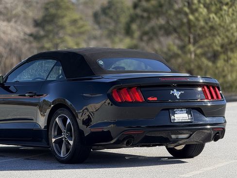 Used 2015 Ford Mustang V6 w/ Equipment Group 051A image 40