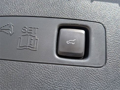 Used 2021 Lincoln Corsair Reserve image 24