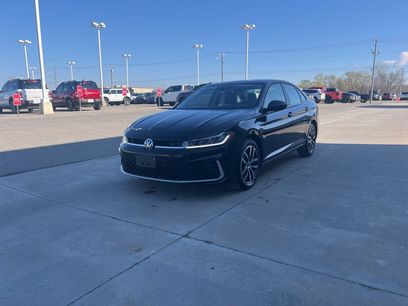 Used 2025 Volkswagen Jetta SE