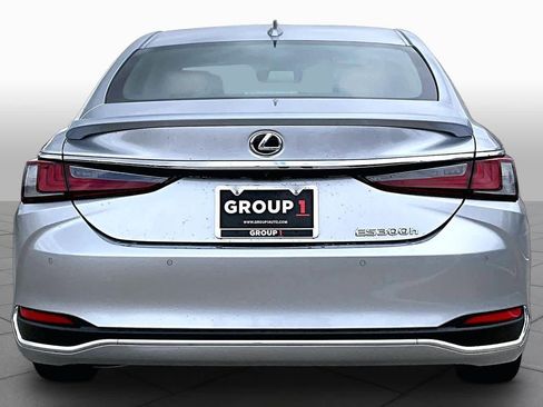 Used 2025 Lexus ES 300h w/ Premium Package image 5