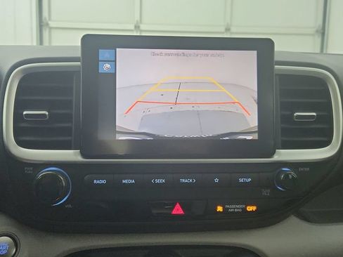 Used 2025 Hyundai Venue SEL FWD image 27