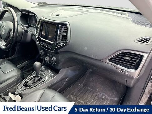 Used 2021 Jeep Cherokee Limited image 30