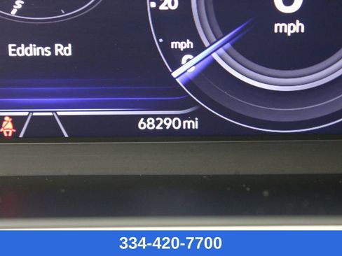 Certified 2022 Volkswagen Tiguan SEL R-Line image 10