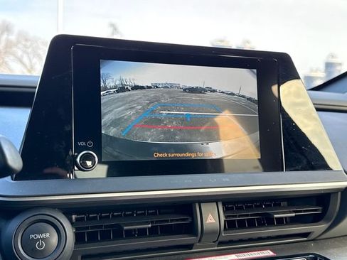 Used 2024 Toyota Prius LE image 21