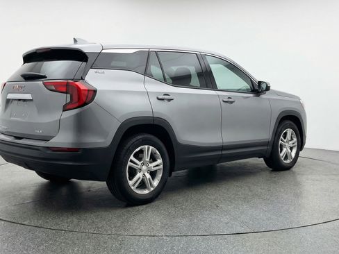 Used 2024 GMC Terrain SLE FWD image 9