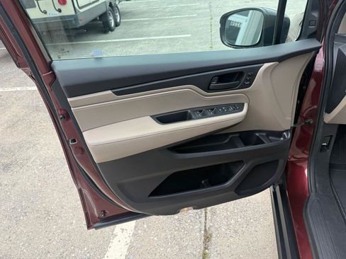 Used 2018 Honda Odyssey EX-L image 19