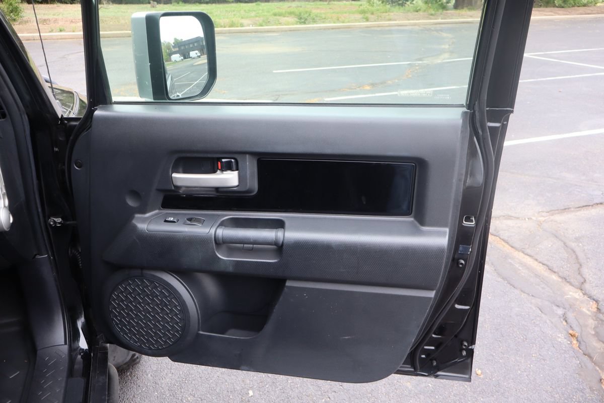 Used 2007 Toyota FJ Cruiser 4WD image 25