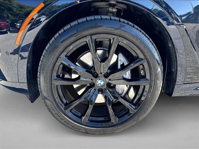 Used 2024 BMW X7 xDrive40i w/ M Sport Package AWD/4WD image 10