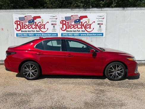 Used 2023 Toyota Camry XLE FWD image 2