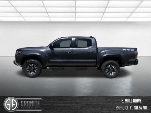 Used 2022 Toyota Tacoma TRD Off-Road w/ Technology Package AWD/4WD image 3
