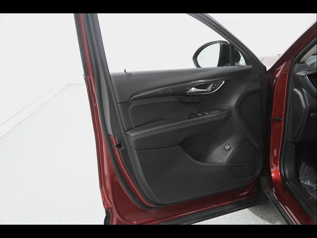 Used 2021 Buick Envision Essence w/ Sport Touring Package FWD image 4