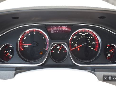 Used 2017 GMC Acadia Limited SLT FWD image 11