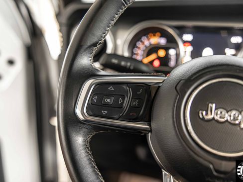 Used 2019 Jeep Wrangler Unlimited Sahara w/ Safety Group image 22