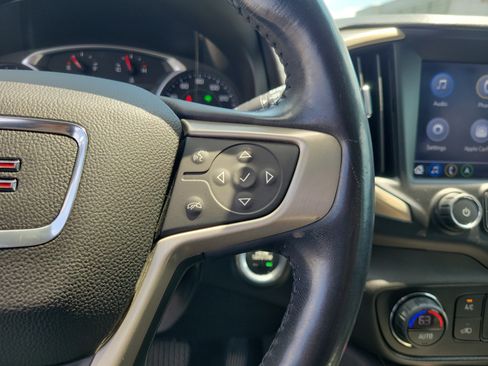 Used 2018 GMC Terrain Denali w/ Driver Alert Package II AWD/4WD image 23