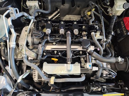 Used 2023 Nissan Kicks SR w/ SR Premium Package image 31