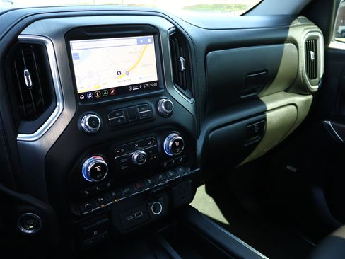 Used 2021 GMC Sierra 1500 Denali w/ Denali Ultimate Package AWD/4WD image 23