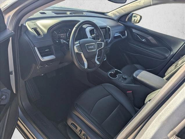 Used 2024 GMC Terrain SLT AWD/4WD image 10
