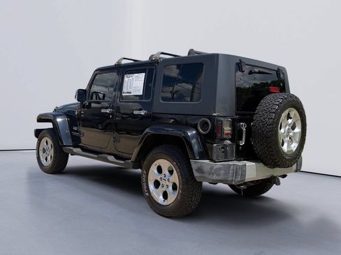 Used 2010 Jeep Wrangler Unlimited Sahara AWD/4WD image 5
