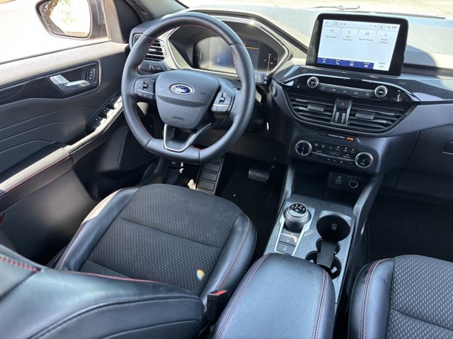 Used 2025 Ford Escape ST-Line Select AWD/4WD image 14
