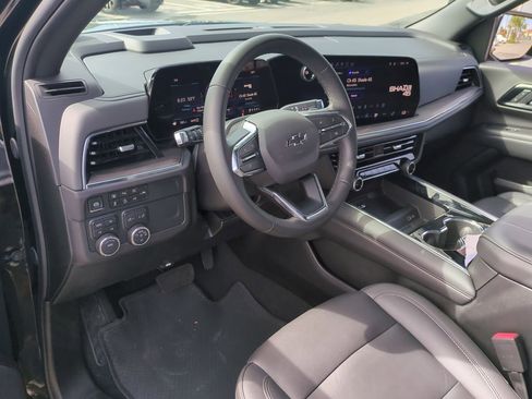 Certified 2025 Chevrolet Suburban Z71 image 10