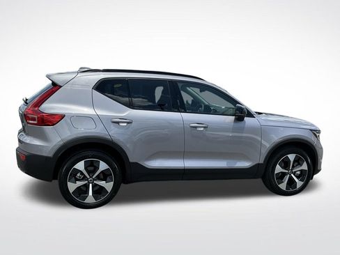 Used 2026 Volvo XC40 B5 Plus AWD/4WD image 11