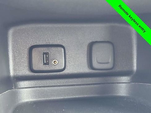 Used 2018 Chevrolet Equinox LT image 18