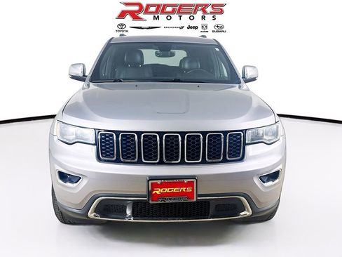 Used 2018 Jeep Grand Cherokee Limited AWD/4WD image 2
