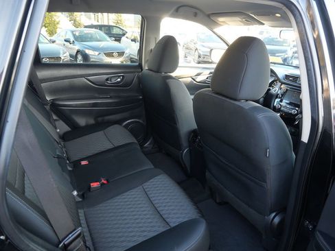 Used 2018 Nissan Rogue SV w/ Premium Package image 26