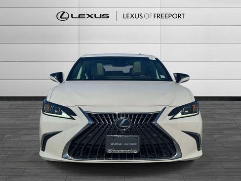 Used 2024 Lexus ES 300h w/ Luxury Package FWD image 2
