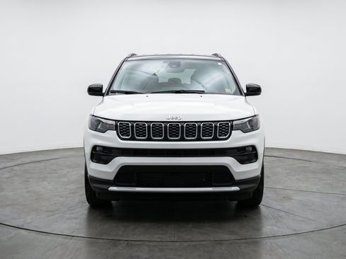 Used 2025 Jeep Compass Limited AWD/4WD image 2