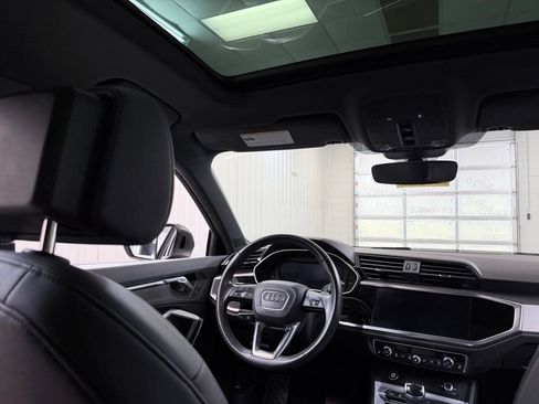 Used 2021 Audi Q3 2.0T Premium w/ Convenience Package AWD/4WD image 29