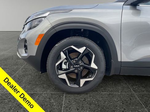New 2025 Kia Seltos EX image 16