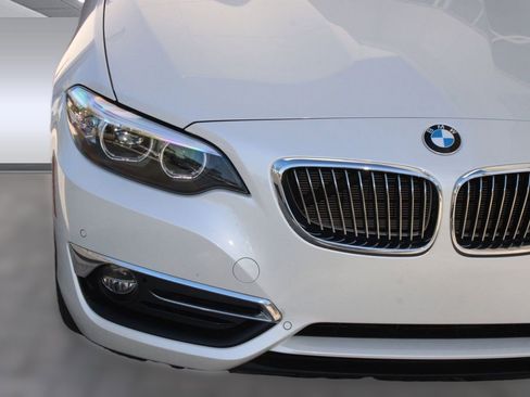 Used 2020 BMW 230i Convertible w/ Convenience Package image 11