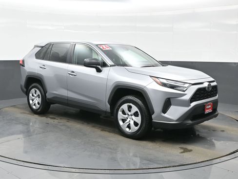 Used 2024 Toyota RAV4 LE image 8